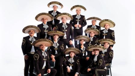 Los catorce integrantes del Mariachi Vargas que este sábado estarán en Baluarte ofreciendo dos funciones