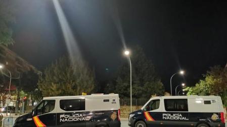 Dos vehículos de la Policía Nacional, en una imagen de archivo