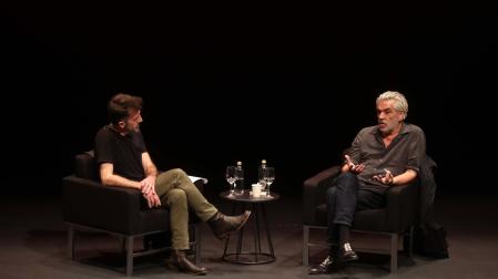 Carlos Muguiro (izquierda) y Pedro Costa, este viernes, durante su diálogo en el Baluarte