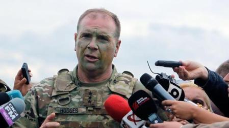 El general de tres estrellas estadounidense, actualmente en la reserva, Ben Hodges, durante unas declaraciones a los periodistas