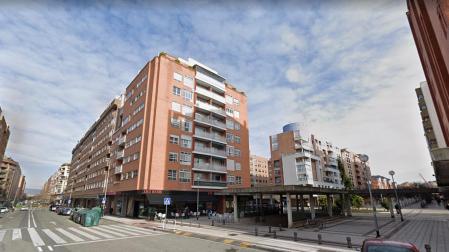 Paso de peatones entre el Paseo Mariano Arigita y la calle Benjamín de Tudela
