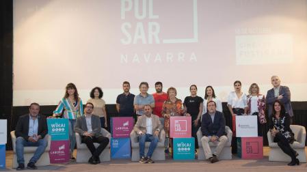 Participantes e invitados al programa ‘Impulsar Navarra’ celebrado ayer en el cine Lux de Fustiñana y presentado por Belén Galindo y Leyre Mateos