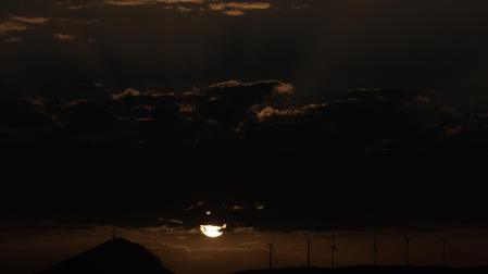 Imagen de la Higa de Monreal en el amanecer de este martes.