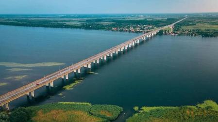 El puente Antonovsky en Jersón