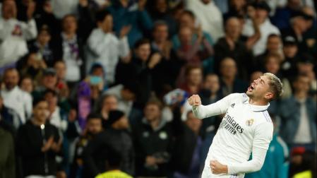 El centrocampista uruguayo del Real Madrid, Fede Valverde, celebra el tercer gol del equipo madridista