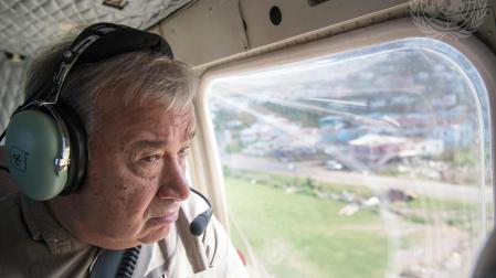 El secretario general de la ONU, António Guterres, visita Antigua y Barbuda tras el paso de un huracán en agosto de 2017