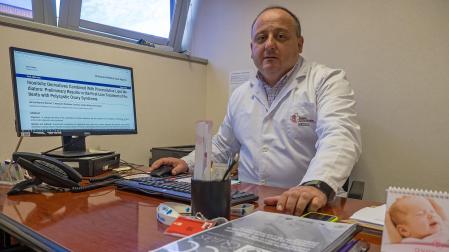Manuel García Manero, jefe de ginecología del hospital García Orcoyen, uno de los autores