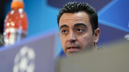 El entrenador del FC Barcelona, Xavi Hernández, durante la rueda de prensa posterior al entrenamiento que el equipo azulgrana ha realizado este martes