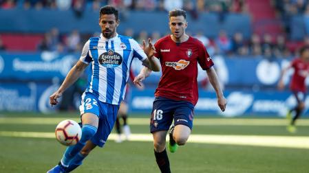 Pablo Marí se mide a Juan Villar cuando jugaba en el Deportivo