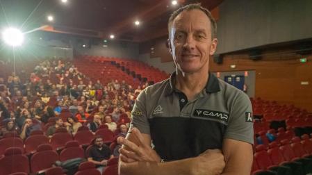 El ruso-polaco Denis Urubko, ayer en los cines Los Llanos, minutos antes de iniciar su proyección