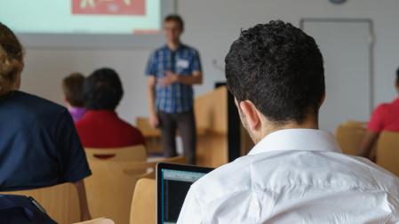 Navarra es la tercera autonomía que menos solicita títulos de postgrado en las ofertas de empleo