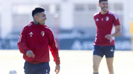 El Chimy Ávila, seis goles en Liga, sonriente en la sesión de ayer
