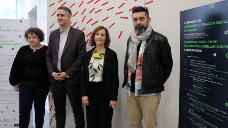 De izda. a dcha: Oskia Ugarte (directora del Centro Huarte), Ignacio Apezteguía, Ana Herrera y Carlos Fernández de Vigo