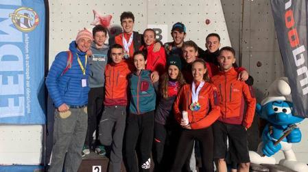 La selección navarra, con el técnico Jabi Berasaluze, en Cáceres