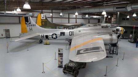 Un avión militar Boeing B-17G Flying, similar a uno de los accidentados