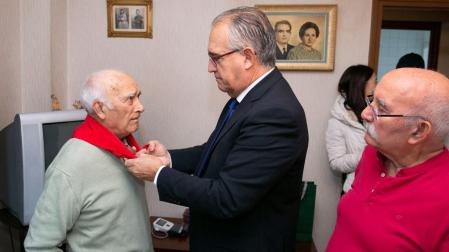 Maya visita a Pedro Samanes Mateo para felicitarle en el día en el que cumple 100 años