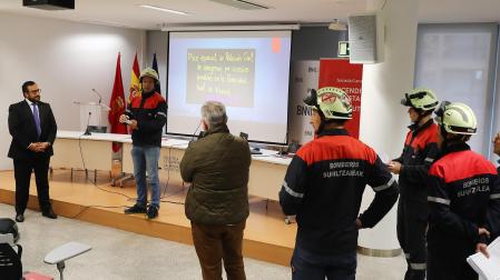 Bomberos entran con sus reivindicaciones en la jornada