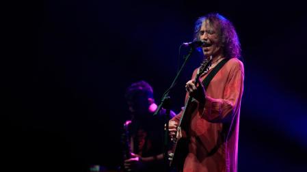 Robe Iniesta, el que fuera líder de Extremoduro, celebra en el Wizink Center de Madrid un concierto como broche a la gira con su actual banda