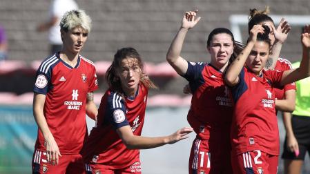 Josune Urdániz, Mar Torras, Aitana Zumarraga, Irati Urruzola y María González, en el partido de este domingo