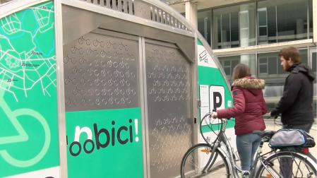 Un aparcamiento de bicicletas