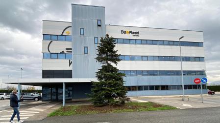 Exterior de la sede de la empresa BeePlanet