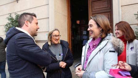 Cuca Gamarra habla con Alejandro Toquero, alcalde de Tudela
