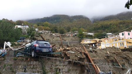 Estado en el que quedó la ladera tras el deslizamiento de tierra en la isla de Isquia
