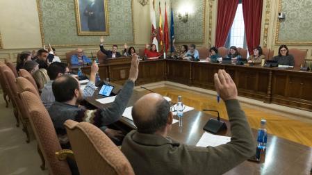 Una de las votaciones en el pleno de Tudela de ayer