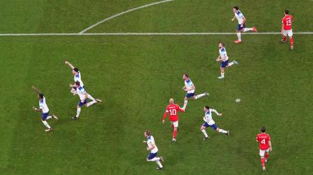 Marcus Rashford celebra su segundo tanto contra Gales