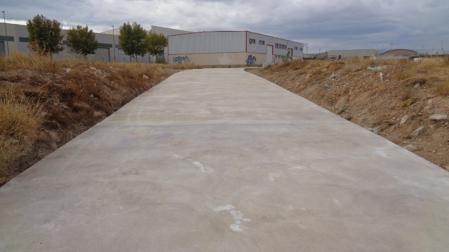 Imagen del nuevo acceso al polígono industrial Ombatillo