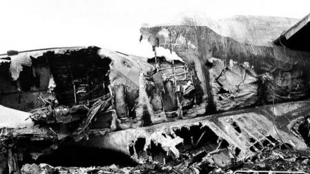 El Convair de Spantax, destrozado tras el accidente