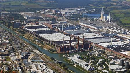 Imagen aérea de la factoría de automóviles de Volkswagen en Wolfsburg