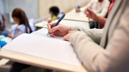 Alumnos, examinándose. Una normativa foral de 2012 contempla que los alumnos con TDAH deben tener más tiempo para examinarse