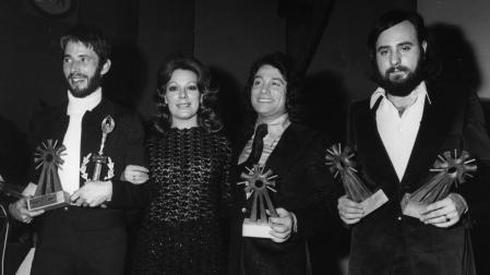 Los premiados en el Festival de Villancicos Nuevos de Pamplona de 1972: Miguel Ángel Arbea, Luciana Wolf, Gaspar y Emilio José