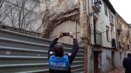 Imagen de la vivienda ubicada en el número 8 de la calle Cofrete de Tudela que se ha derrumbado.