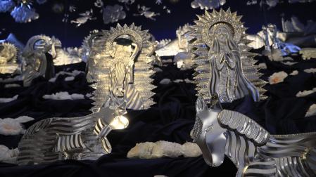El nacimiento de hojalata repujada de la Casa de México en España