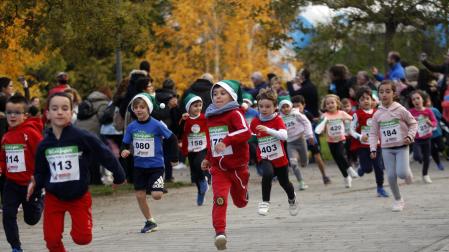 Participantes en la XI Carrera Infantil de la Navidad de Asvona