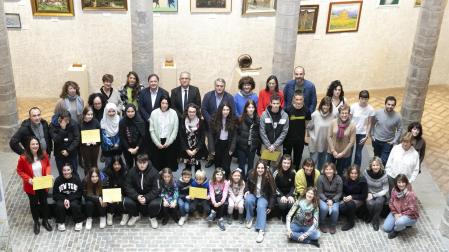 Foto de familia tras la entrega de premios