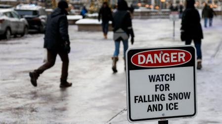 Nieve y bajas temperaturas en las calles de Chicago