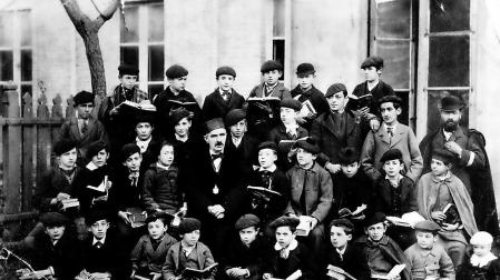 Pío Baroja, tercera fila, cuarto lugar, en el colegio Huarte de Pamplona