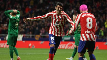 Morata y Griezmann, con su nuevo 'look' con el pelo rosa