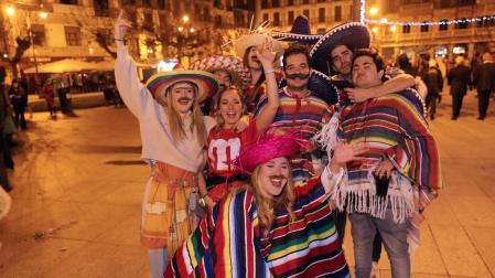 Fotos de los disfraces de la Nochevieja 2022 en Pamplona