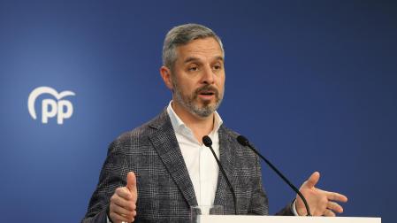 El vicesecretario de Economía del Partido Popular, Juan Bravo, en la una rueda de prensa de este lunes 2 de enero