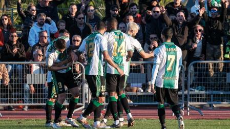 Los jugadores del Betis celebran uno de los tantos marcados al Ibiza Islas Pitiusas.