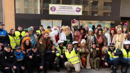 Más de 60 personas han participado en la Cabalgata solidaria
