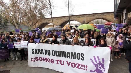 Fotos de la manifestación en Tudela en recuerdo a Sara Pina.