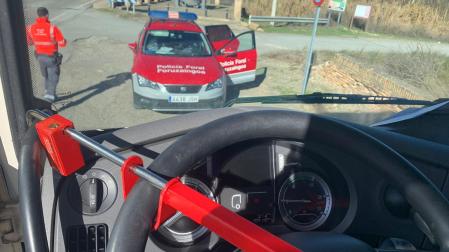 Un camionero inmovilizado por la Policía Foral