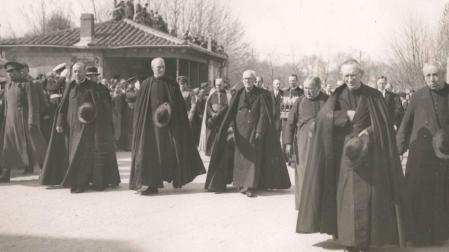 La fotografía que recoge el recibimiento a la reliquia en 1941
