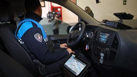 Presentación de los nuevos vehículos de Policía Municipal de Pamplona con ordenadores embarcables y cámaras de seguridad