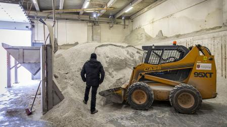 Pamplona dispone de un almacén de sal a granel, con capacidad aproximada de 200 toneladas